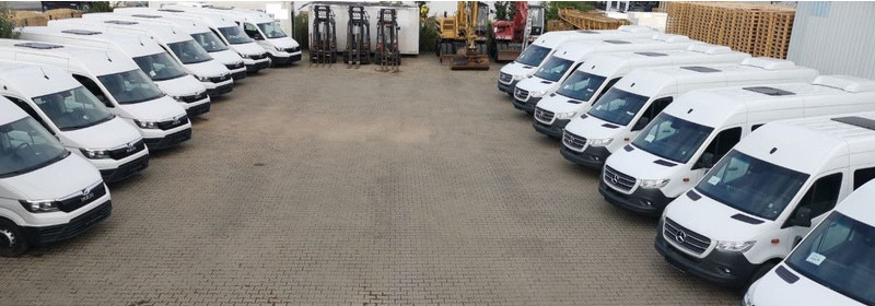 Mercedes-Benz 519 Sprinter AHK - Минибус, Патничко комбе: слика 2 Mercedes-Benz 519 Sprinter AHK - Минибус, Патничко комбе: слика 2