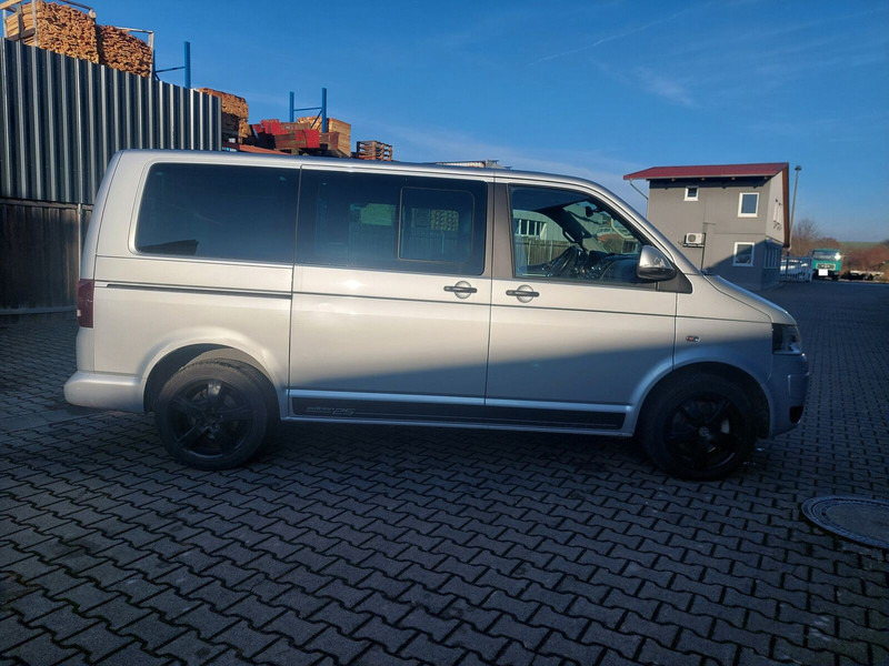 Volkswagen Transporter Multivan AHK Doppelklima Tisch Leder 7-Sitzer - Минибус, Патничко комбе: слика 4 Volkswagen Transporter Multivan AHK Doppelklima Tisch Leder 7-Sitzer - Минибус, Патничко комбе: слика 4