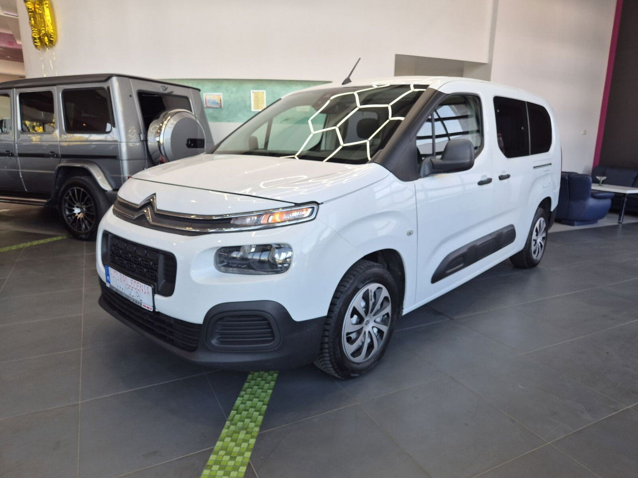 Citroën Berlingo 1.2 / 1 Owner / Serviced - Товарно комбе: слика 2 Citroën Berlingo 1.2 / 1 Owner / Serviced - Товарно комбе: слика 2
