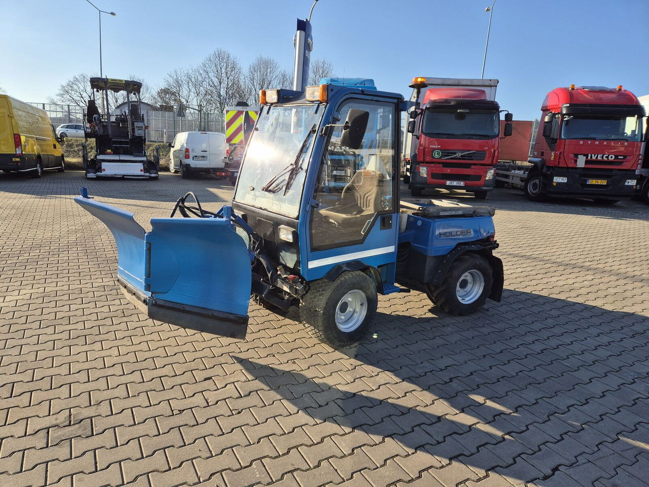 HOLDER C245 4WD / Tool carrier / Snow plow / PTO Front AN D Rear / 4X4 / - Општински трактор: слика 1 HOLDER C245 4WD / Tool carrier / Snow plow / PTO Front AN D Rear / 4X4 / - Општински трактор: слика 1
