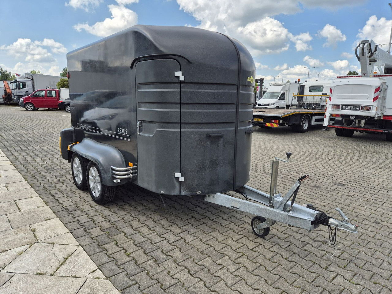 HUMBAUR Rexus 2000 / FOR Transporting 2 Horses, Ponies ANDBreedin - Приколка за коњи: слика 4 HUMBAUR Rexus 2000 / FOR Transporting 2 Horses, Ponies ANDBreedin - Приколка за коњи: слика 4