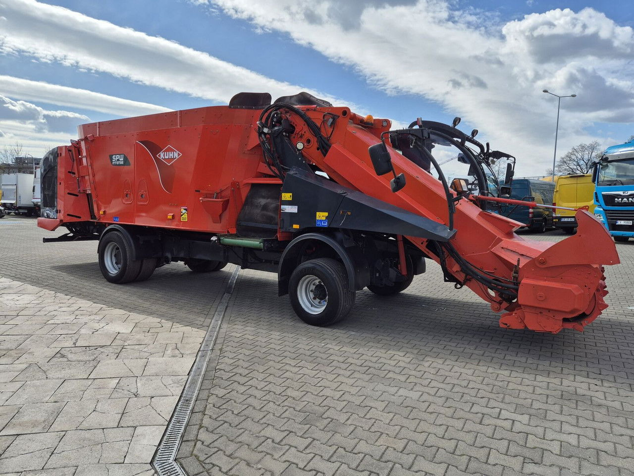 Kuhn SPW 22 Intense /feed wagon/ 1 Owner / NEW Service SPW 22 Intense /feed wago - Вагон за мешање сточна храна: слика 1 Kuhn SPW 22 Intense /feed wagon/ 1 Owner / NEW Service SPW 22 Intense /feed wago - Вагон за мешање сточна храна: слика 1