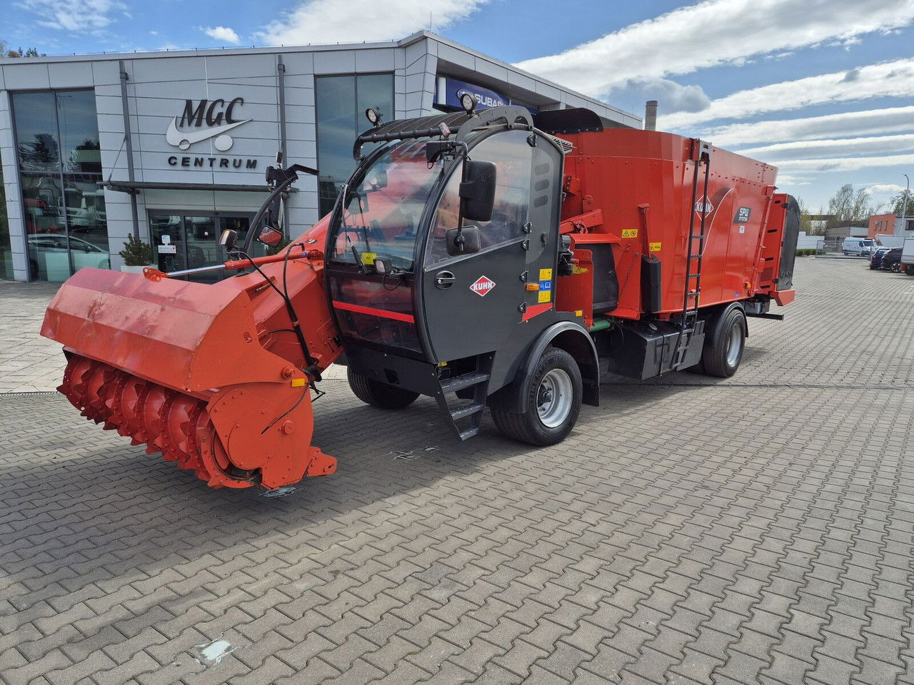 Kuhn SPW 22 Intense /feed wagon/ 1 Owner / NEW Service SPW 22 Intense /feed wago - Вагон за мешање сточна храна: слика 2 Kuhn SPW 22 Intense /feed wagon/ 1 Owner / NEW Service SPW 22 Intense /feed wago - Вагон за мешање сточна храна: слика 2