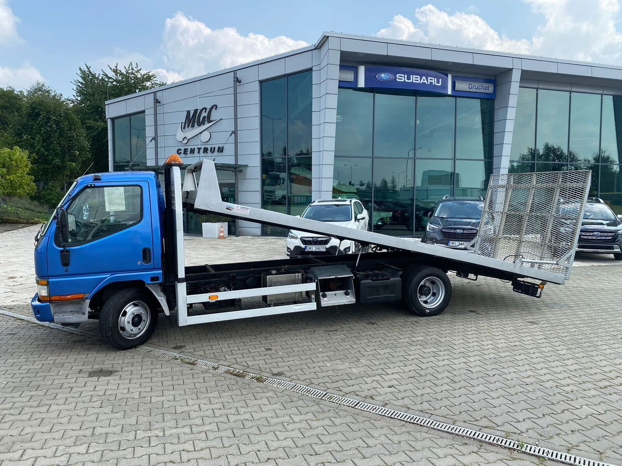 Mitsubishi Canter 3,0 D Mobile Platform / Hydraulic / Cars AND Machinery - Камион за влечење: слика 2 Mitsubishi Canter 3,0 D Mobile Platform / Hydraulic / Cars AND Machinery - Камион за влечење: слика 2