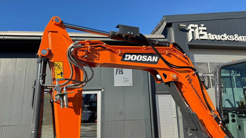 Doosan DX50Z-7 - Powertilt - 2022 Year - 330 Working Hours - Мини багер: слика 4 Doosan DX50Z-7 - Powertilt - 2022 Year - 330 Working Hours - Мини багер: слика 4