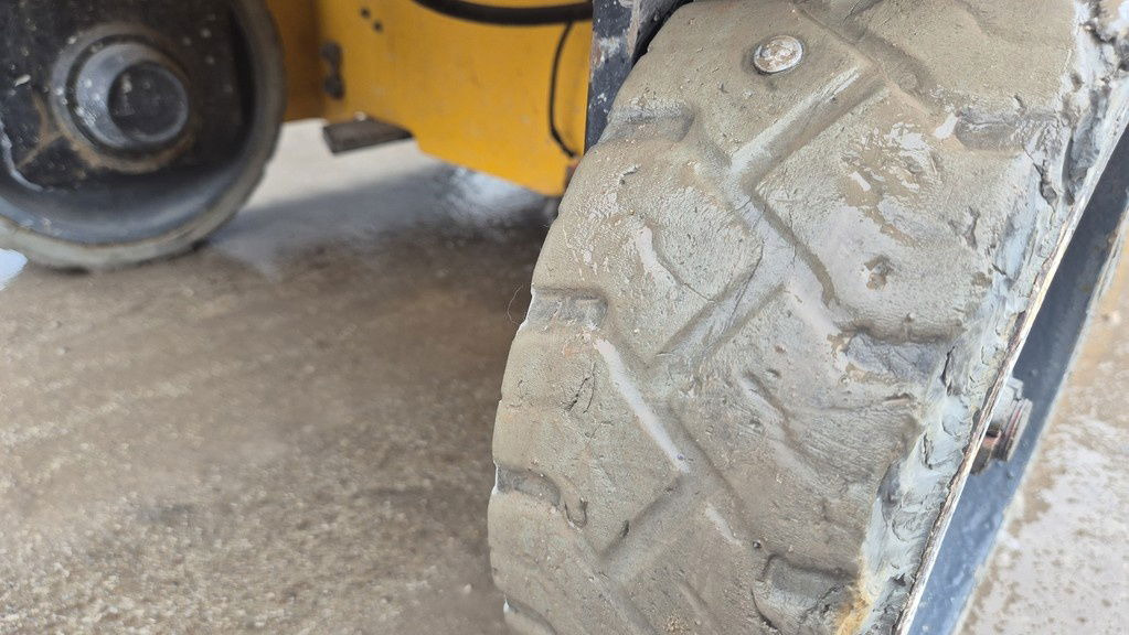 Haulotte Optimum 8 - NEW Batteries - 2019 Year - 325 Hours - Кревач ножица: слика 3 Haulotte Optimum 8 - NEW Batteries - 2019 Year - 325 Hours - Кревач ножица: слика 3