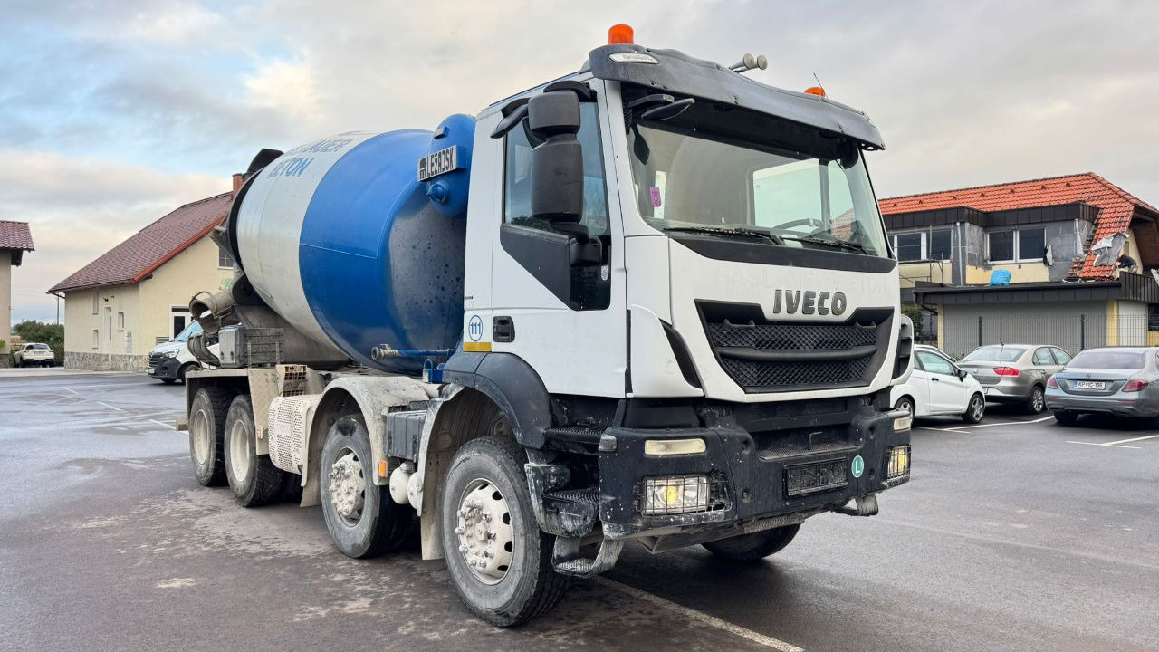 Iveco Trakker AD340TB45 8x4 mixer 10m3 - Камион миксер за бетон: слика 3 Iveco Trakker AD340TB45 8x4 mixer 10m3 - Камион миксер за бетон: слика 3