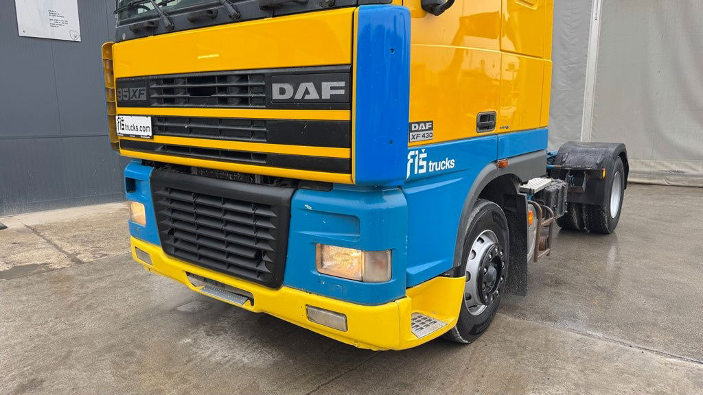 DAF XF 95.430 4x2 tractor unit - euro 3 - Камион влекач: слика 2 DAF XF 95.430 4x2 tractor unit - euro 3 - Камион влекач: слика 2