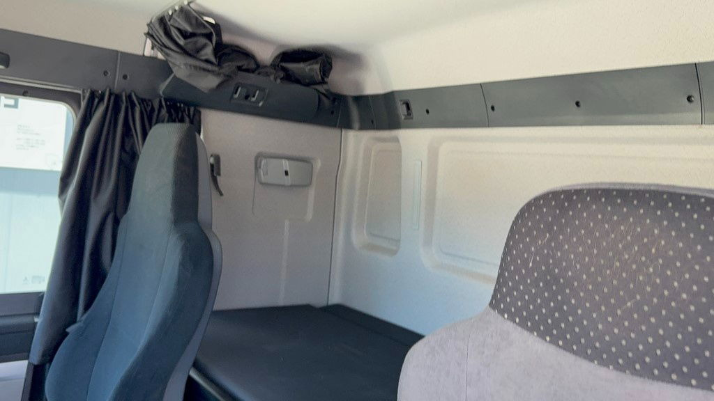 Камион влекач MAN TGS 18.480 4X4 tractor unit - tipper hydraulics: слика 27