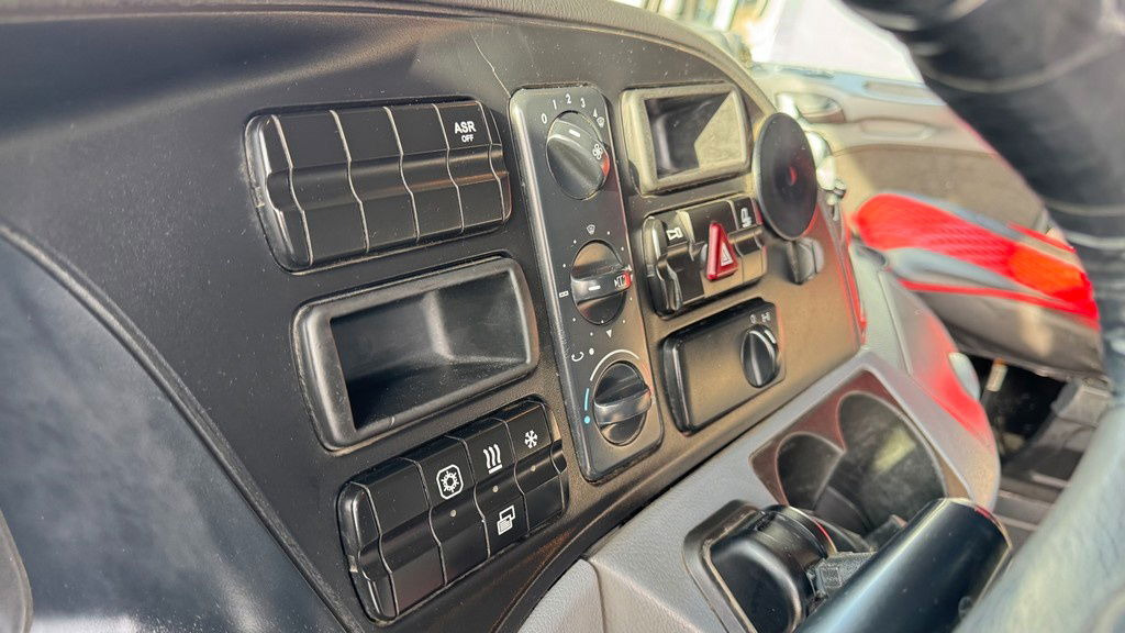 Камион влекач Mercedes-Benz Actros 1844 LS 4x2 tractor unit - clutch: слика 13