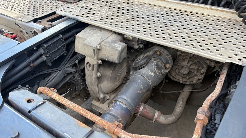 Mercedes-Benz Actros 1846 L 4x2 tractor unit - retarder - Камион влекач: слика 4 Mercedes-Benz Actros 1846 L 4x2 tractor unit - retarder - Камион влекач: слика 4