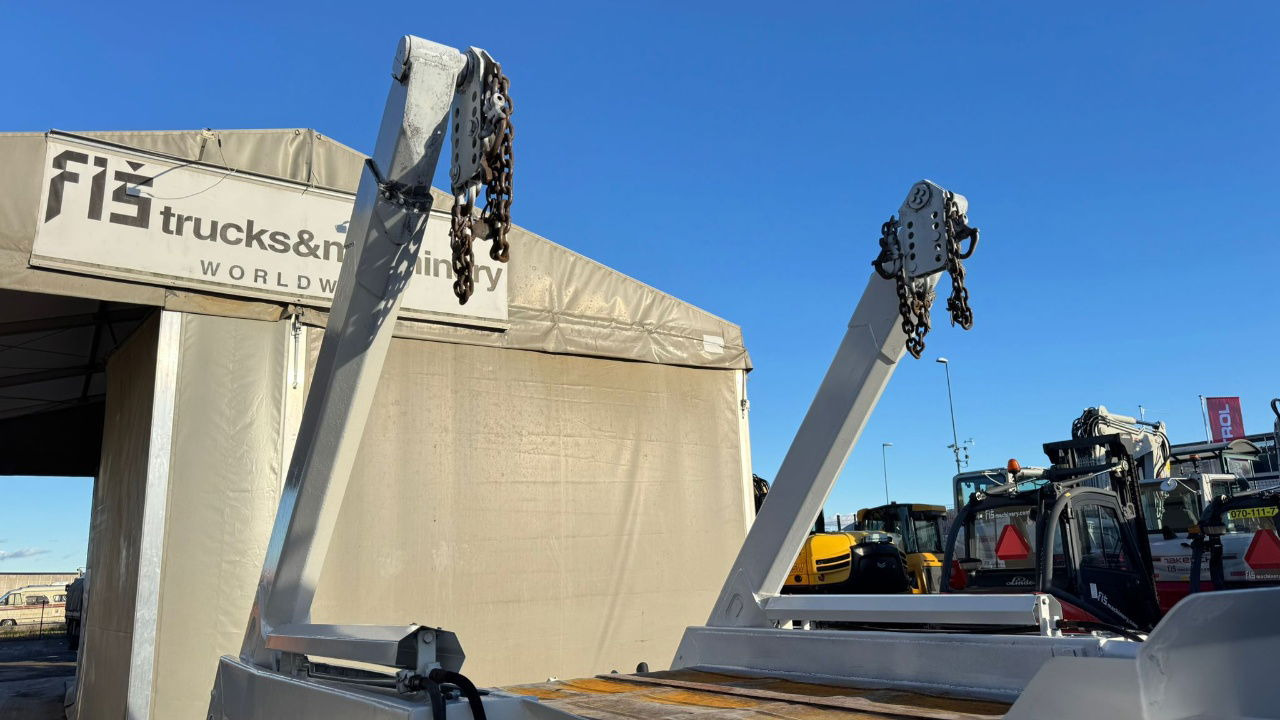 MAN 18.284 LK 4x2 absetz tipper - euro 2 - Транспортер на контејнер/ Камион со променливо тело: слика 4 MAN 18.284 LK 4x2 absetz tipper - euro 2 - Транспортер на контејнер/ Камион со променливо тело: слика 4