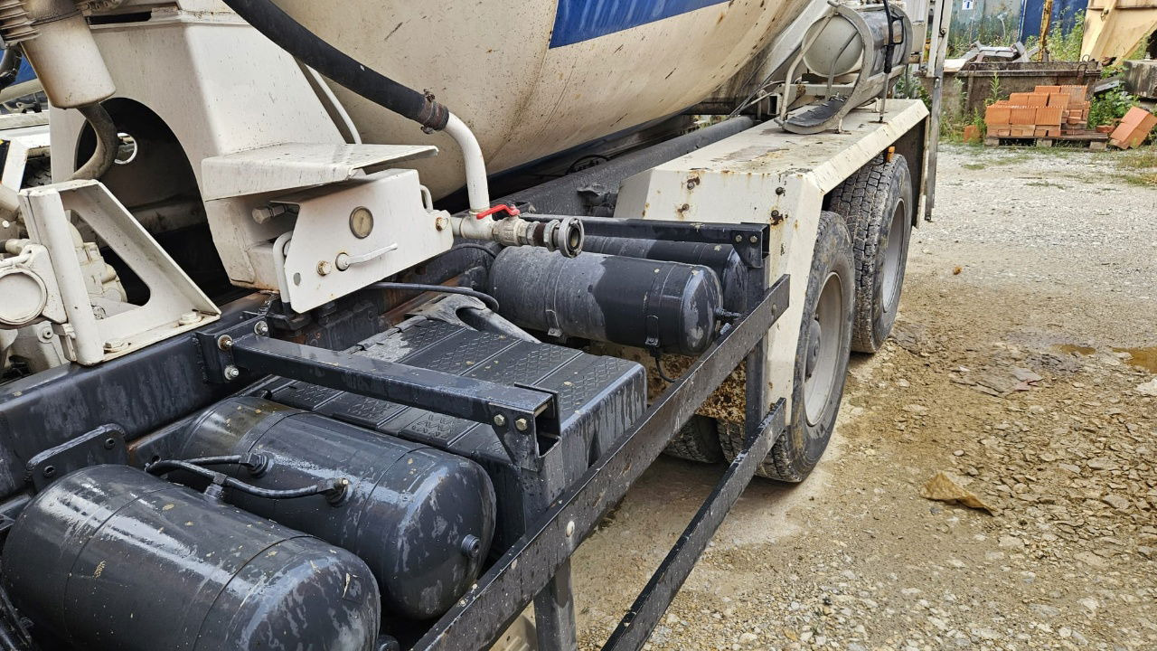 MAN FE 410A 8x4 mixer - 7m3 - euro 3 - Камион миксер за бетон: слика 3 MAN FE 410A 8x4 mixer - 7m3 - euro 3 - Камион миксер за бетон: слика 3