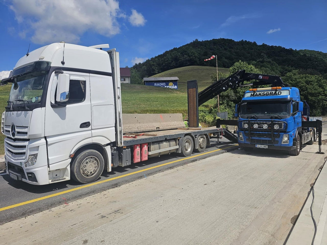 Mercedes-Benz Actros 2545 6x2 transporter - steering axle - 7.8M - Автотранспортен камион: слика 3 Mercedes-Benz Actros 2545 6x2 transporter - steering axle - 7.8M - Автотранспортен камион: слика 3