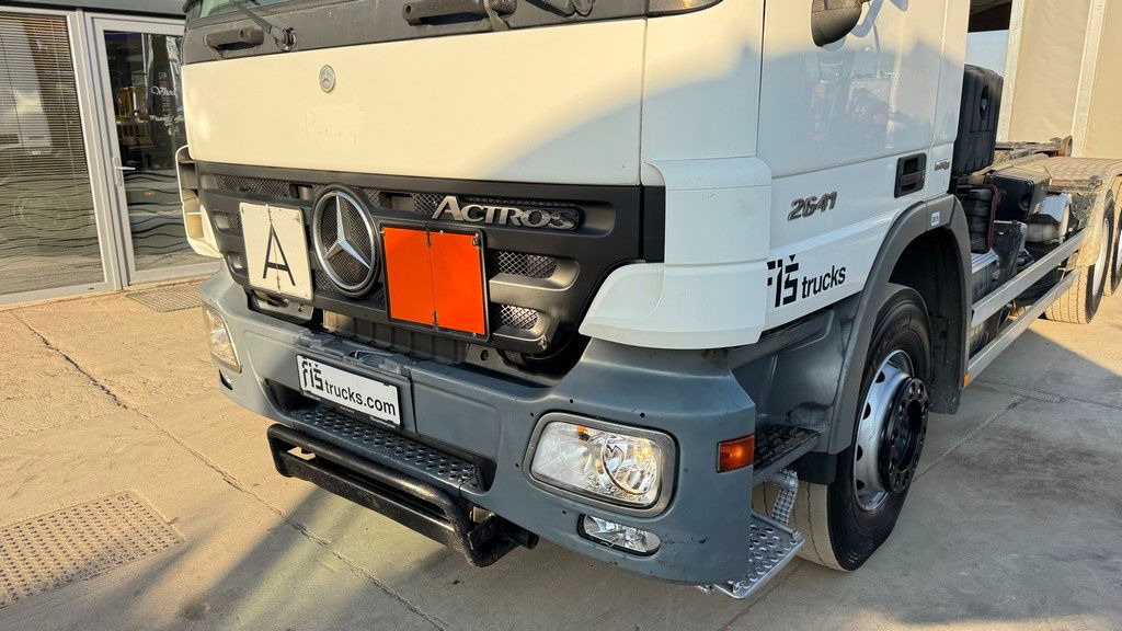 Mercedes-Benz Actros 2641 6x4 hiab abroll tipper - spring complete - Транспортер на контејнер/ Камион со променливо тело: слика 2 Mercedes-Benz Actros 2641 6x4 hiab abroll tipper - spring complete - Транспортер на контејнер/ Камион со променливо тело: слика 2