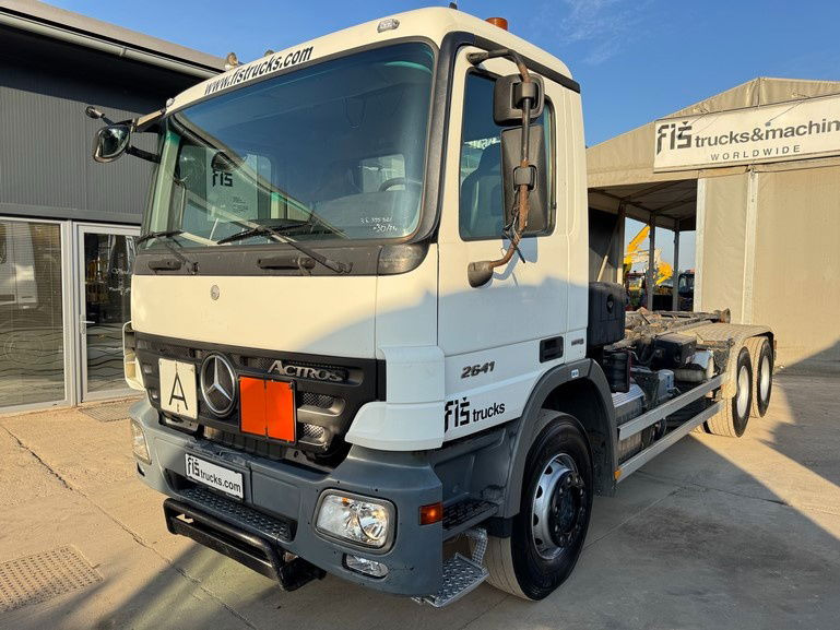 Mercedes-Benz Actros 2641 6x4 hiab abroll tipper - spring complete - Транспортер на контејнер/ Камион со променливо тело: слика 1 Mercedes-Benz Actros 2641 6x4 hiab abroll tipper - spring complete - Транспортер на контејнер/ Камион со променливо тело: слика 1