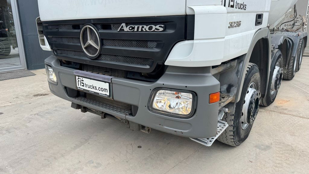 Mercedes-Benz Actros 3236 8x4 beton mixer 9m3 - Камион миксер за бетон: слика 2 Mercedes-Benz Actros 3236 8x4 beton mixer 9m3 - Камион миксер за бетон: слика 2