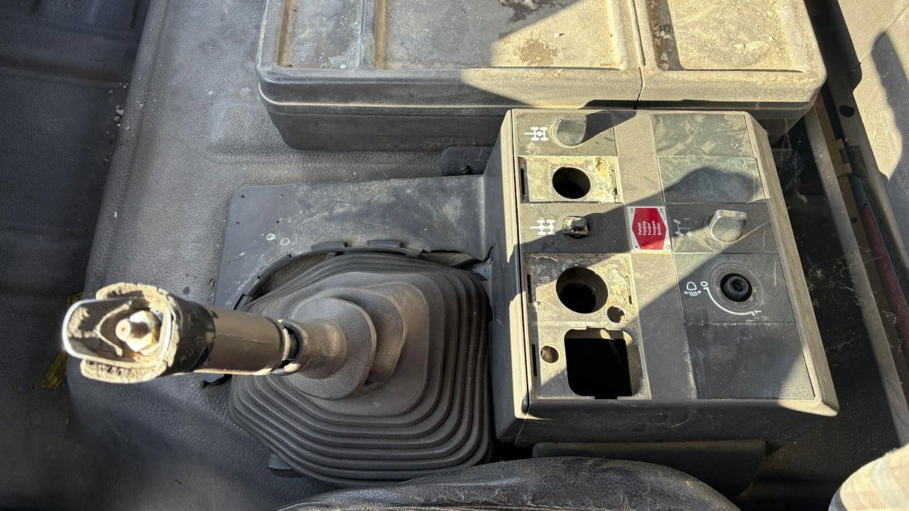 Камион со кабинска шасија Mercedes-Benz SK 3229 8x4 chassis - complete spring V8: слика 16 Камион со кабинска шасија Mercedes-Benz SK 3229 8x4 chassis - complete spring V8: слика 16