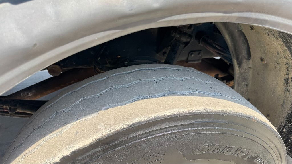 Лизинг на Mercedes-Benz SK 3235 8X4 tipper - V8 Mercedes-Benz SK 3235 8X4 tipper - V8: слика 14 Лизинг на Mercedes-Benz SK 3235 8X4 tipper - V8 Mercedes-Benz SK 3235 8X4 tipper - V8: слика 14