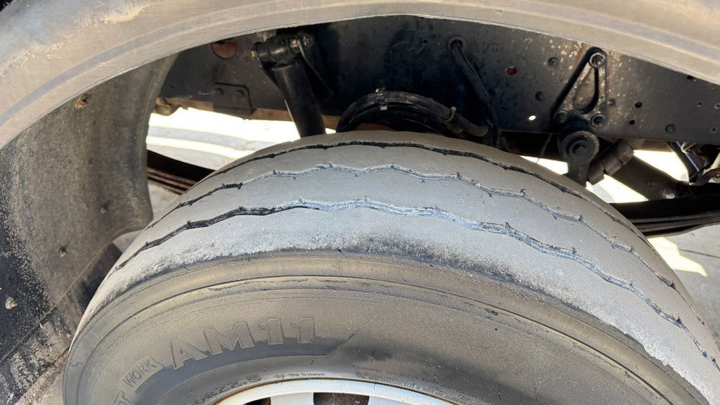 Лизинг на Mercedes-Benz SK 3235 8X4 tipper - V8 Mercedes-Benz SK 3235 8X4 tipper - V8: слика 15 Лизинг на Mercedes-Benz SK 3235 8X4 tipper - V8 Mercedes-Benz SK 3235 8X4 tipper - V8: слика 15