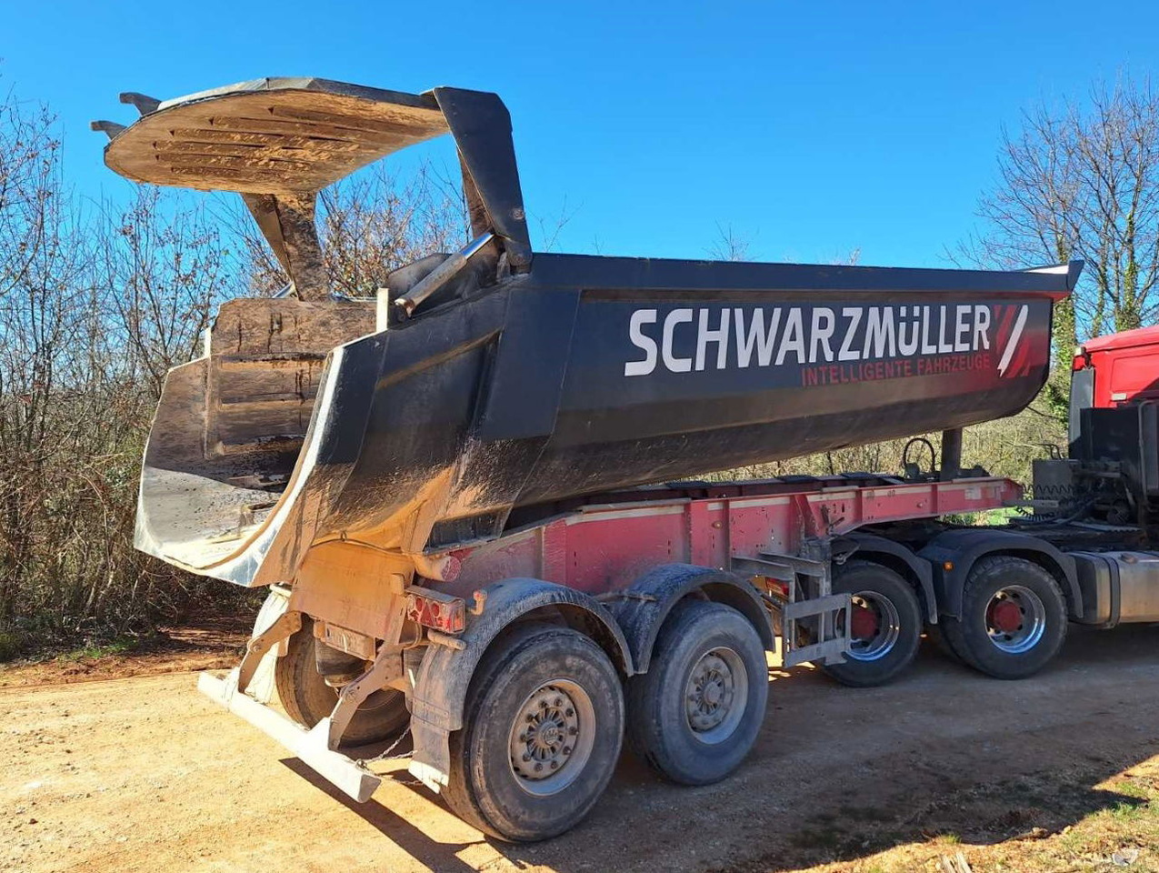 Schwarzmüller SMK10VLN Tipper Trailer - 2 Axle - 24m3 - Кипер полуприколка: слика 5 Schwarzmüller SMK10VLN Tipper Trailer - 2 Axle - 24m3 - Кипер полуприколка: слика 5