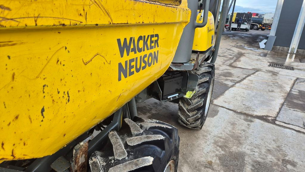 WACKER NEUSON 1001 - 2017 Year - 1540 Working Hours - Мини истоварувач: слика 4 WACKER NEUSON 1001 - 2017 Year - 1540 Working Hours - Мини истоварувач: слика 4