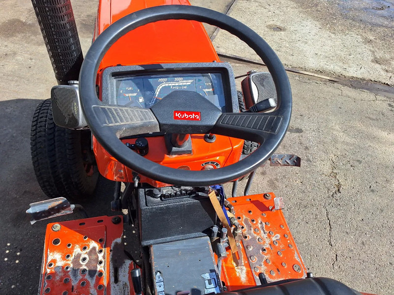 Kubota B2150 - Тракторче за влечење: слика 5 Kubota B2150 - Тракторче за влечење: слика 5
