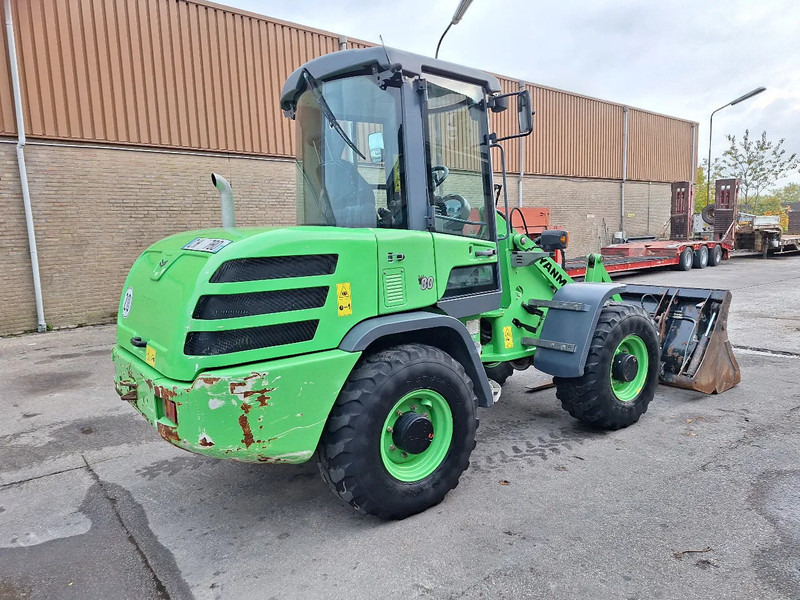 Yanmar V80 - Компактен натоварувач со гасеници: слика 4 Yanmar V80 - Компактен натоварувач со гасеници: слика 4