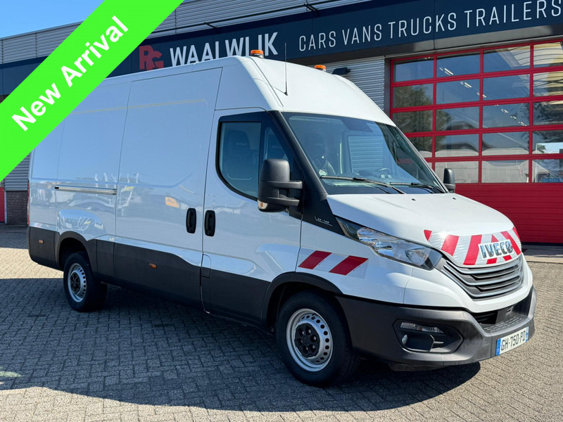 Iveco Daily 35S14 Voice Alexa Spraakassistent Voice assistent - Товарно комбе: слика 1 Iveco Daily 35S14 Voice Alexa Spraakassistent Voice assistent - Товарно комбе: слика 1