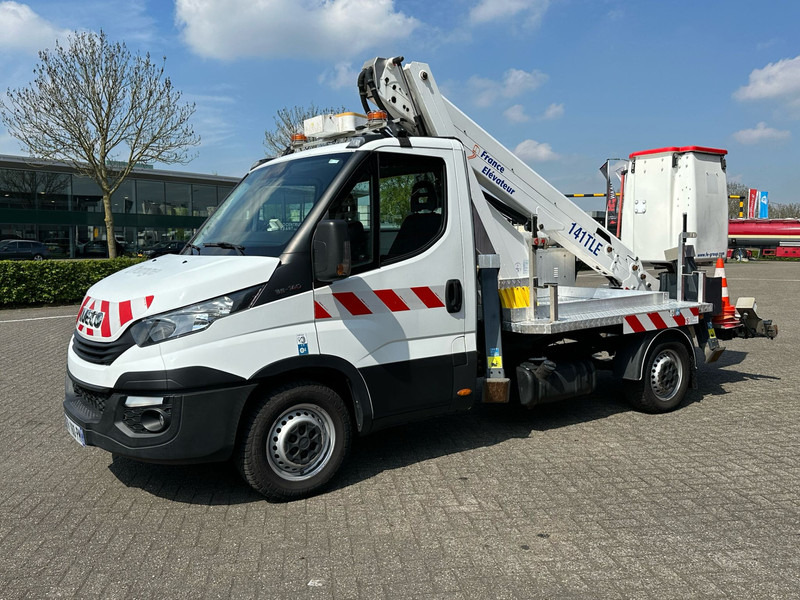 Iveco Daily 35S14 APK 10-07-2026 Nederlands Kenteken 14 meter, 4x stamped, 413 working hours - Комбе: слика 4 Iveco Daily 35S14 APK 10-07-2026 Nederlands Kenteken 14 meter, 4x stamped, 413 working hours - Комбе: слика 4