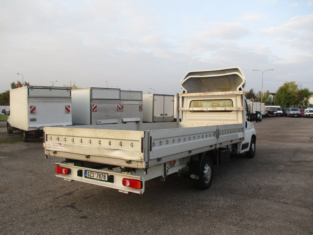 Citroën Jumper 2,0 BlueHDi Citroën Jumper 2,0 BlueHDi - Комбе со отворен сандак: слика 4 Citroën Jumper 2,0 BlueHDi Citroën Jumper 2,0 BlueHDi - Комбе со отворен сандак: слика 4