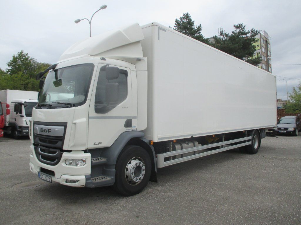 DAF 18.290 DAF 18.290 - Камион сандучар: слика 1 DAF 18.290 DAF 18.290 - Камион сандучар: слика 1
