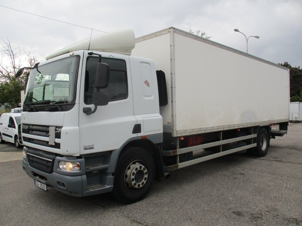 DAF CF 75.310 - Камион сандучар: слика 1 DAF CF 75.310 - Камион сандучар: слика 1