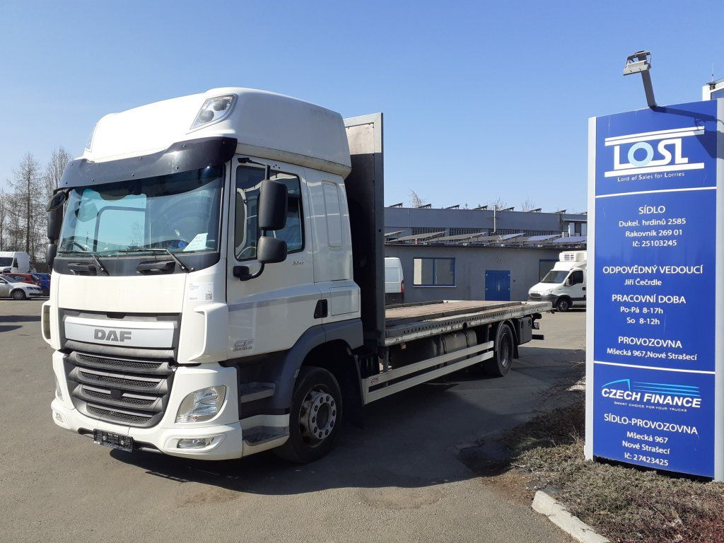 DAF CF320 EURO 6 - Камион со платформа: слика 1 DAF CF320 EURO 6 - Камион со платформа: слика 1