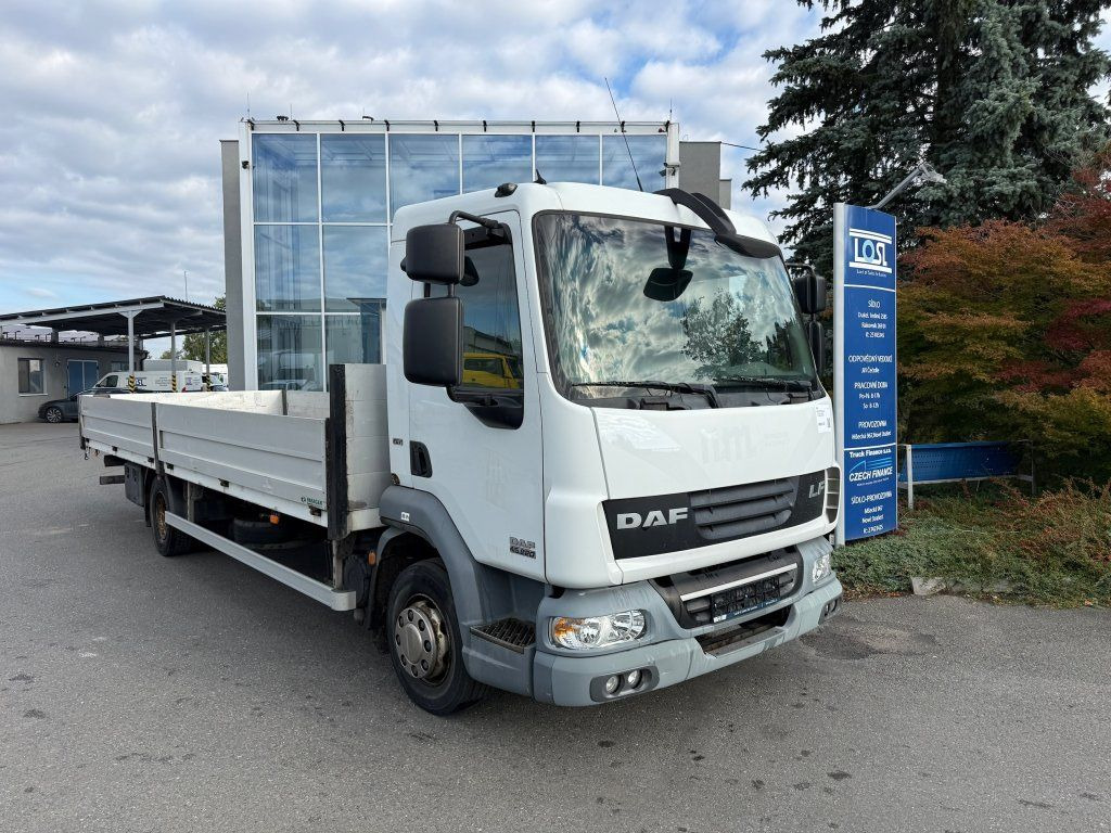 DAF LF45.220 EURO 5 - Камион со платформа: слика 2 DAF LF45.220 EURO 5 - Камион со платформа: слика 2
