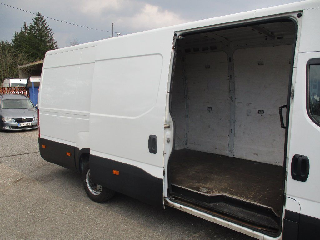 Iveco 35S16 MAXI - Товарно комбе: слика 5 Iveco 35S16 MAXI - Товарно комбе: слика 5