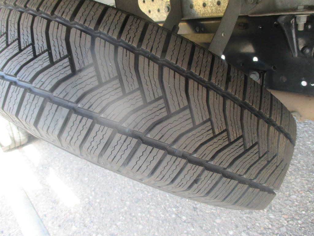 Комбе фургон Iveco Daily 35C16: слика 20
