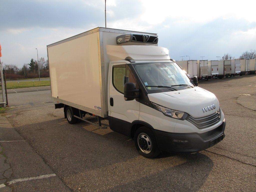 Iveco Daily 35C16 Iveco Daily 35C16 - Комбе фургон: слика 2 Iveco Daily 35C16 Iveco Daily 35C16 - Комбе фургон: слика 2