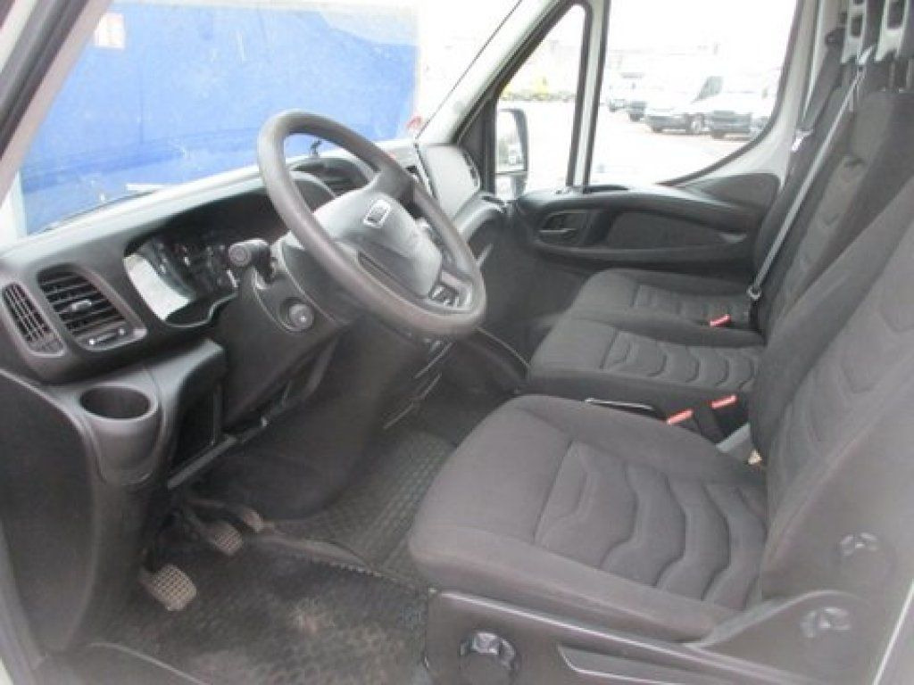 Iveco Daily 35S15V - Товарно комбе: слика 4 Iveco Daily 35S15V - Товарно комбе: слика 4