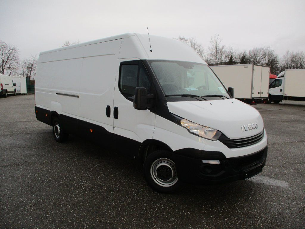 Iveco Daily 35S16 Hi Matic - Товарно комбе: слика 2 Iveco Daily 35S16 Hi Matic - Товарно комбе: слика 2
