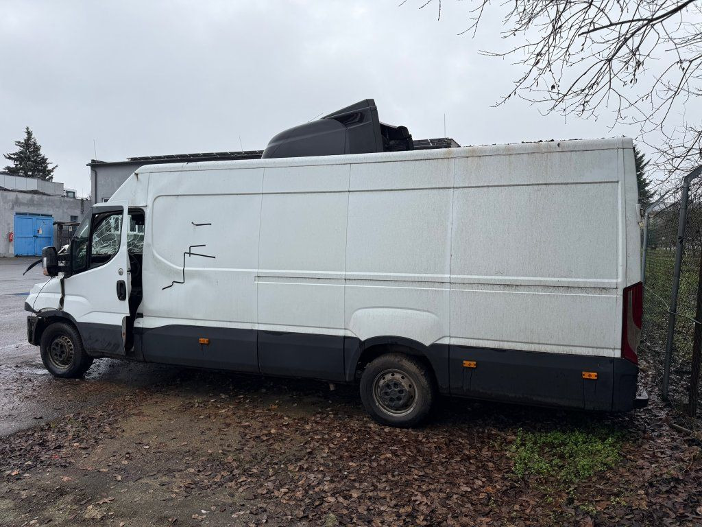 Iveco Daily 35S16 maxi Damaged - Товарно комбе: слика 5 Iveco Daily 35S16 maxi Damaged - Товарно комбе: слика 5
