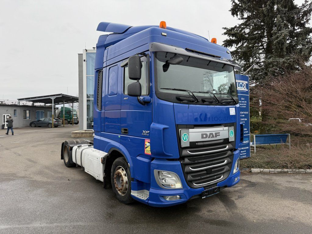 DAF XF460 EURO 6 MEGA/lowdeck - Камион влекач: слика 2 DAF XF460 EURO 6 MEGA/lowdeck - Камион влекач: слика 2