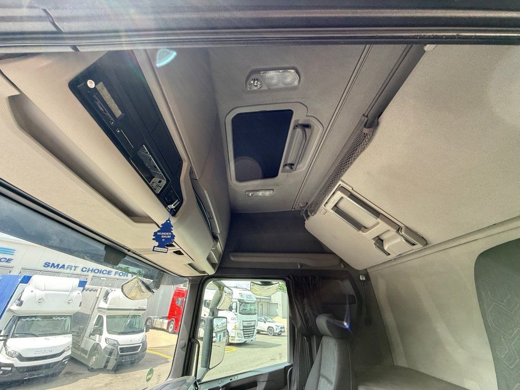 Камион влекач Scania R450 Euro 6: слика 16