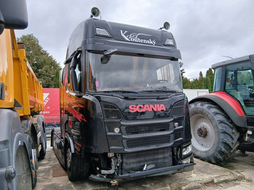 Scania R450 MEGA/lowdeck Unfall / damage - Камион влекач: слика 2 Scania R450 MEGA/lowdeck Unfall / damage - Камион влекач: слика 2
