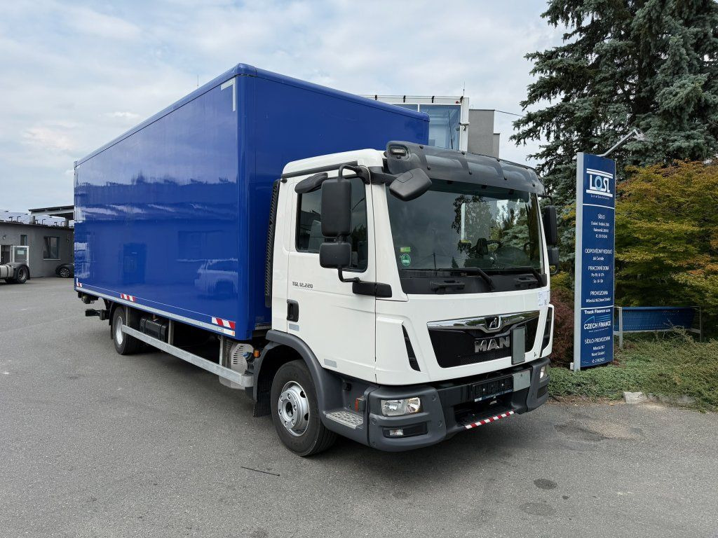 MAN TGL12.220 EURO 6 - Камион сандучар: слика 2 MAN TGL12.220 EURO 6 - Камион сандучар: слика 2