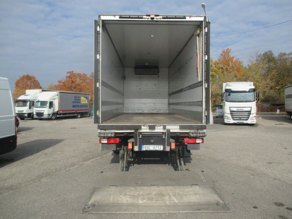 Лизинг на  Renault D18 320 Renault D18 320: слика 10