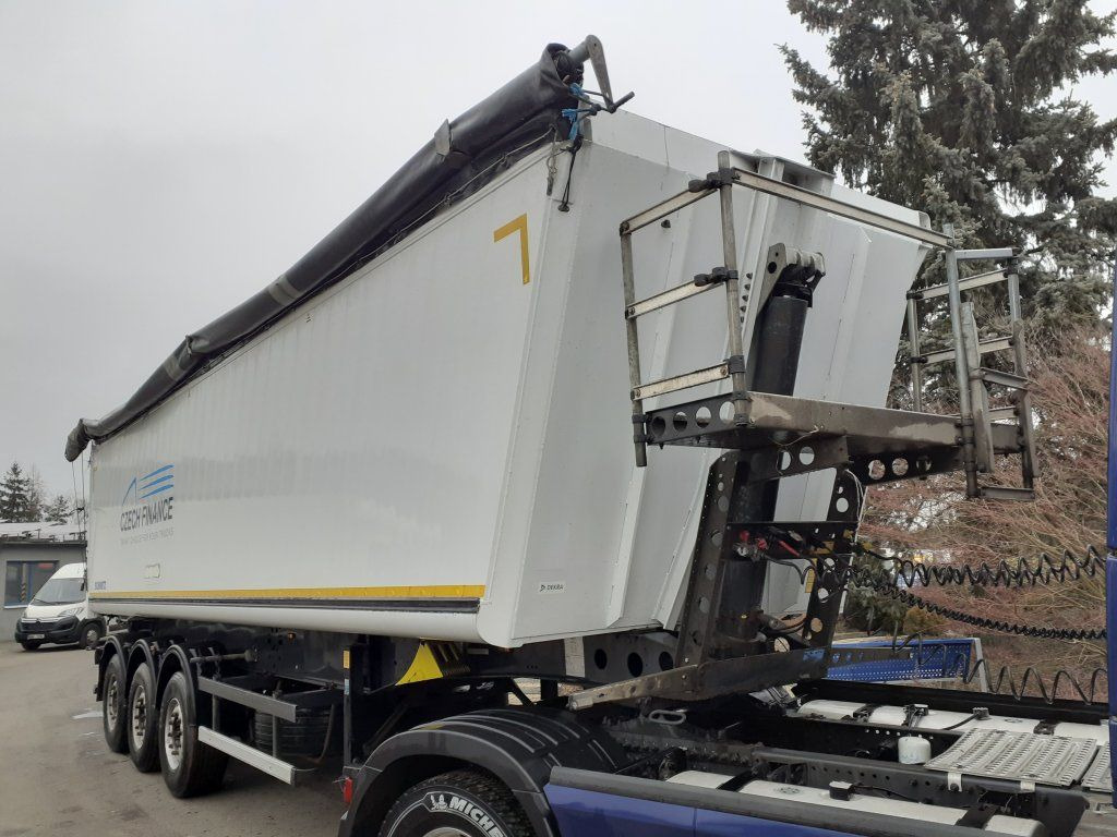 Schmitz Cargobull SKI 50m3 - Кипер полуприколка: слика 1 Schmitz Cargobull SKI 50m3 - Кипер полуприколка: слика 1