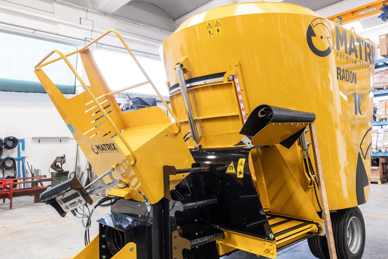 ITALMIX radon-jumbo-cube - Вагон за мешање сточна храна: слика 3 ITALMIX radon-jumbo-cube - Вагон за мешање сточна храна: слика 3