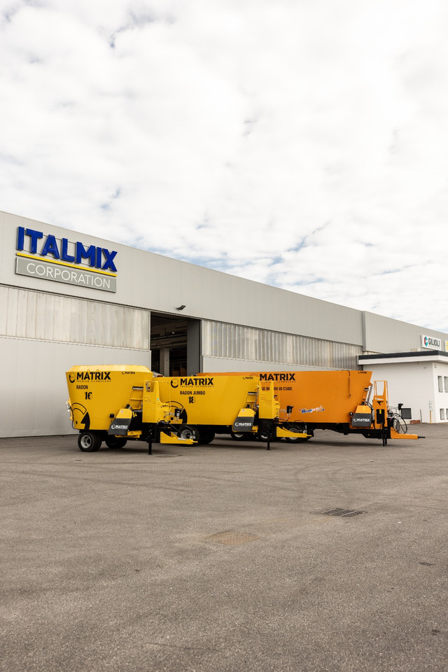 ITALMIX radon-jumbo-cube - Вагон за мешање сточна храна: слика 1 ITALMIX radon-jumbo-cube - Вагон за мешање сточна храна: слика 1