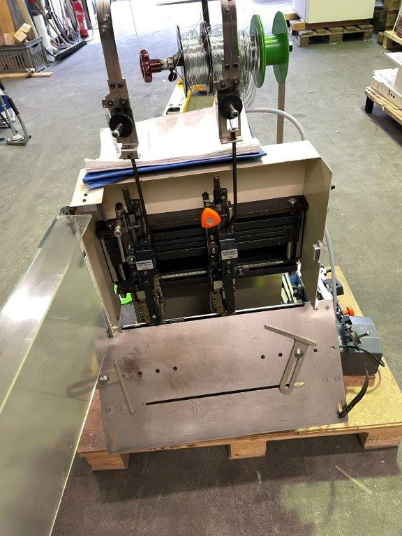 3-head table multi-head block and booklet wire stapling machine for normal stapling HOHNER EXACT - Опрема за печатење: слика 4 3-head table multi-head block and booklet wire stapling machine for normal stapling HOHNER EXACT - Опрема за печатење: слика 4